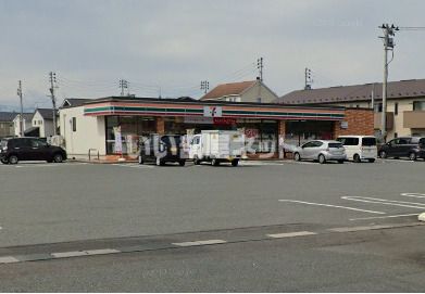 コンビニ　セブンイレブン北上里分店（コンビニ）まで512m