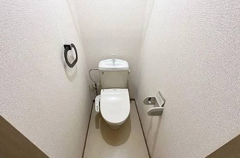 東急東横線 学芸大学駅 徒歩2分 3階建 築27年のトイレ写真