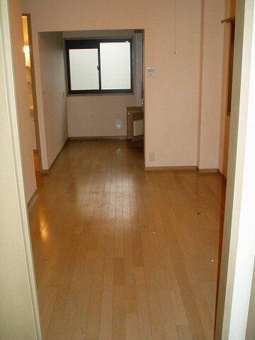 東急東横線 学芸大学駅 徒歩2分 3階建 築27年の内装写真