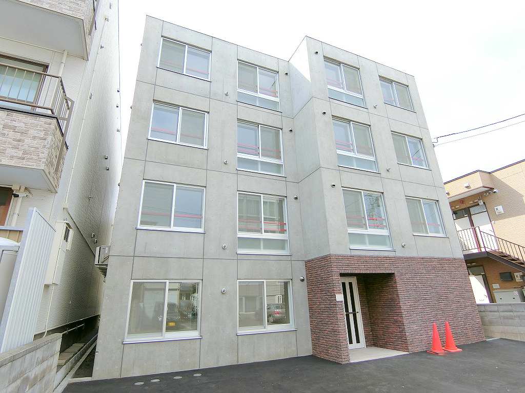 建物外観　おしゃれなデザイナーズルームです！！