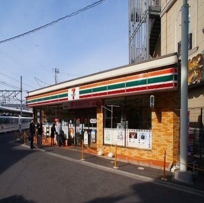 コンビニ　セブンイレブン（コンビニ）まで600m