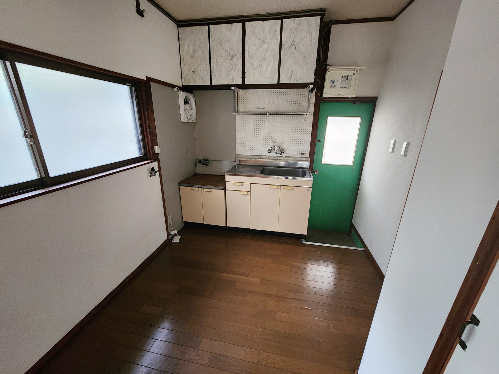 ＪＲ宇野線 備前田井駅 徒歩17分 2階建 築51年のキッチン写真