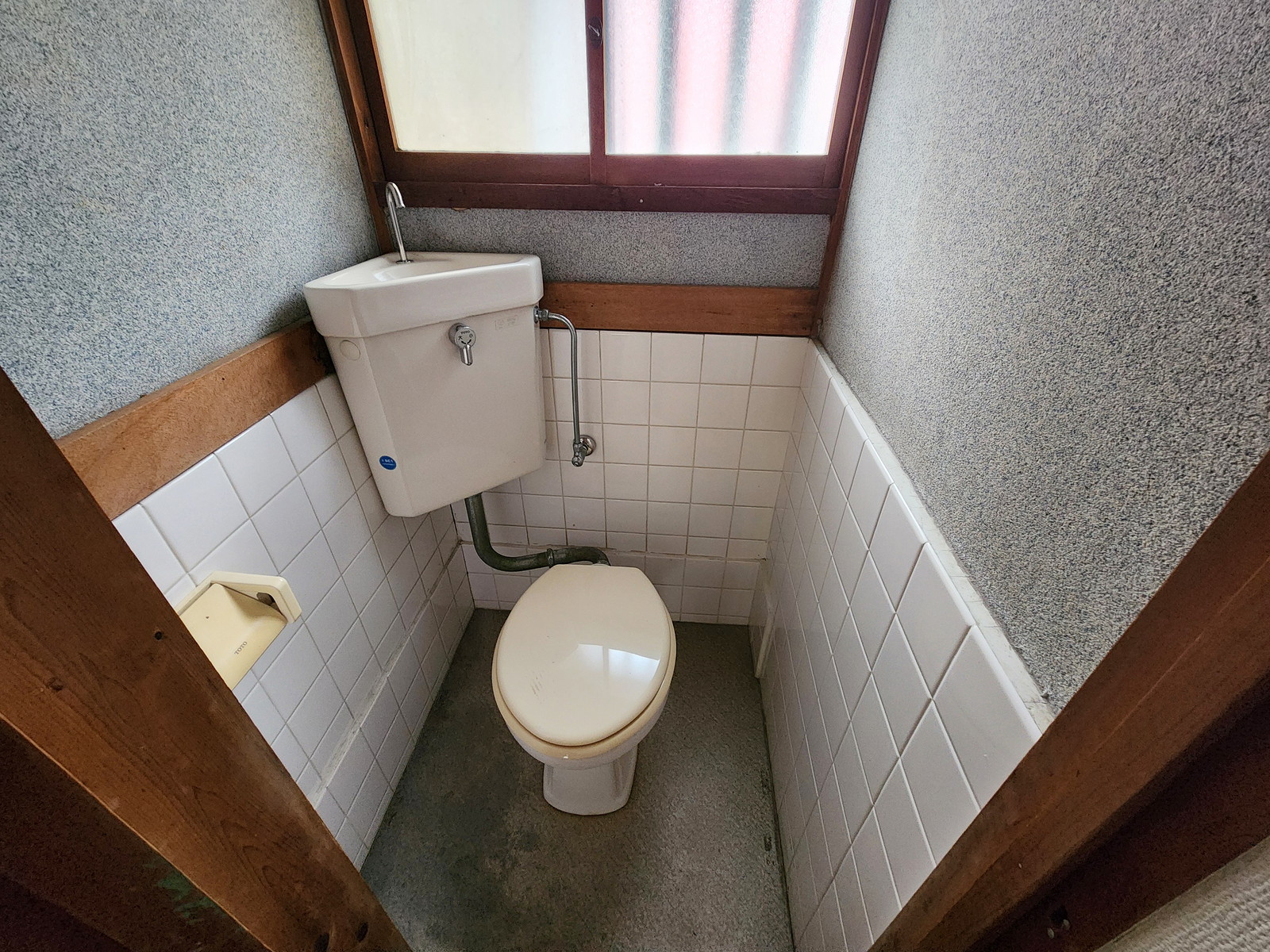 ＪＲ宇野線 備前田井駅 徒歩17分 2階建 築51年のトイレ写真