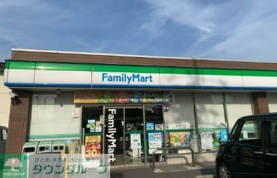 コンビニ　ファミリーマート港十一屋店（コンビニ）まで110m