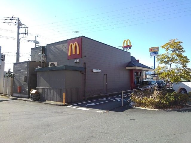 飲食店　マクドナルド富士ラウンドワン店（飲食店）まで450m
