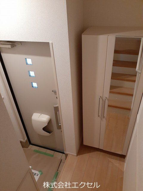 玄関　シューズボックス完備の玄関です。