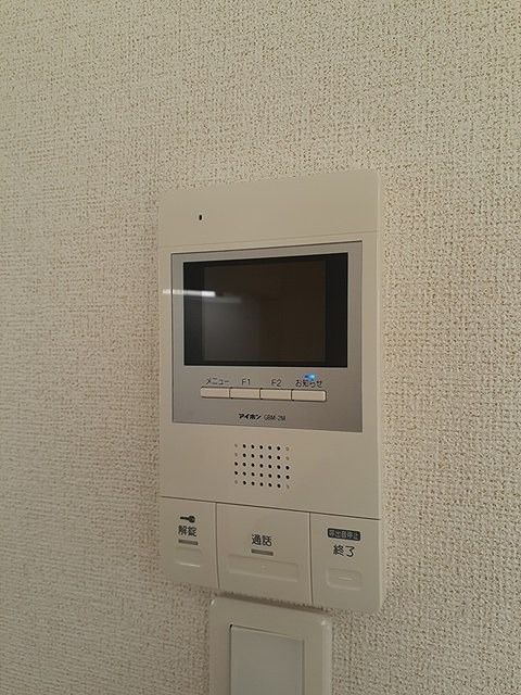 セキュリティ　モニター付きドアホンで安心です。