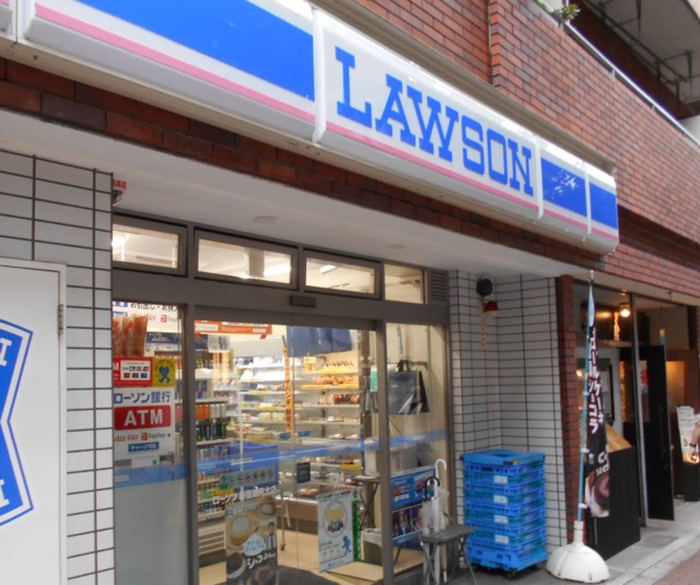 コンビニ　ローソン新宿御苑北店（コンビニ）まで383m