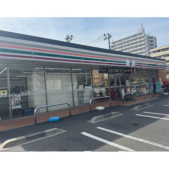コンビニ　セブンイレブン郡山本町２丁目店（コンビニ）まで269m