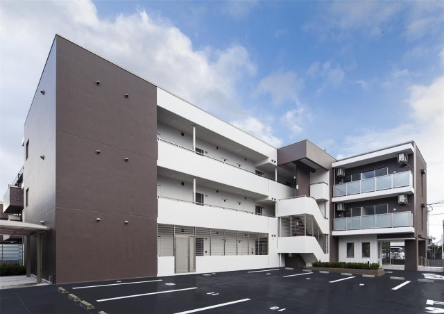 建物外観　落ち着いた雰囲気の外観です