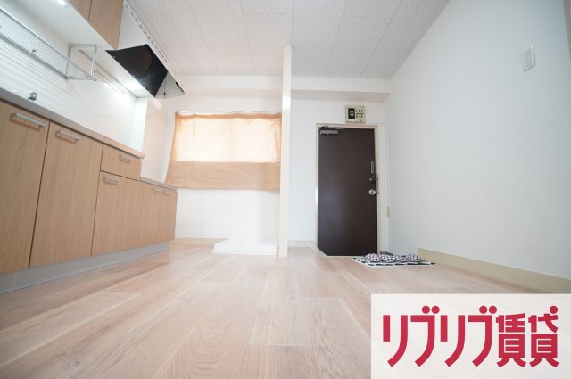 ＪＲ総武線 千葉駅 徒歩18分 4階建 築44年の居間写真