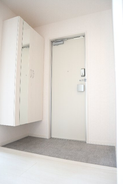 玄関　収納もある玄関です