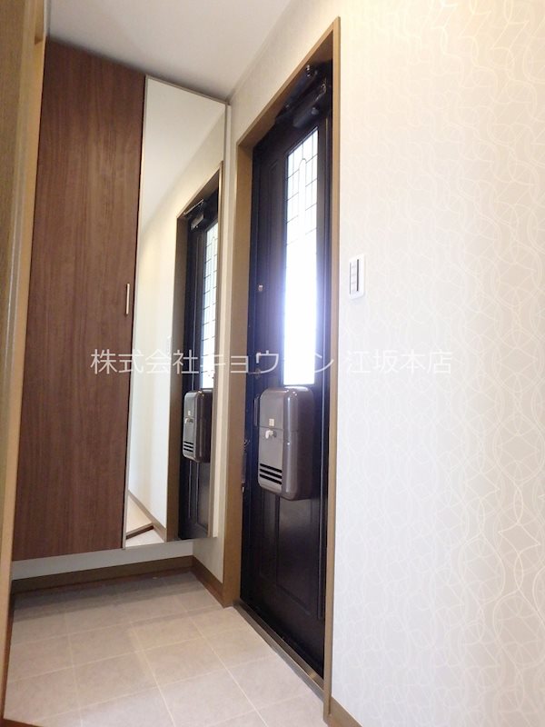 玄関　リクシル製シューズボックス