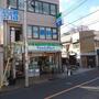 コンビニ　ファミリーマート 上井草駅前店（コンビニ）まで598m