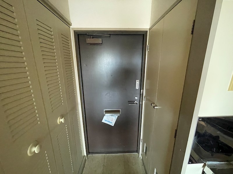 シティパレス本町の玄関写真