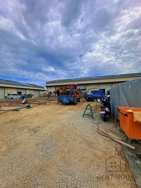 駐車場　外観（建設中）