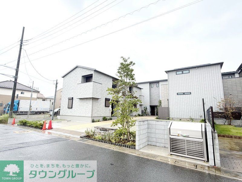 建物外観　駐車場