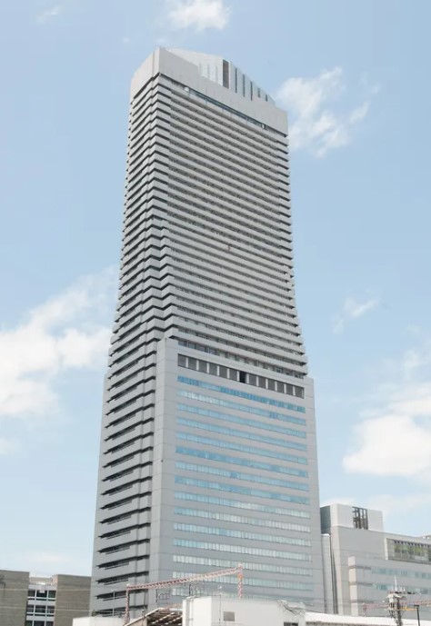 ショッピングセンター　大阪ベイタワー（ショッピングセンター）まで438m