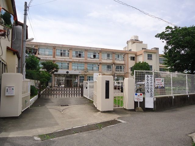 小学校　野崎小学校様（小学校）まで240m