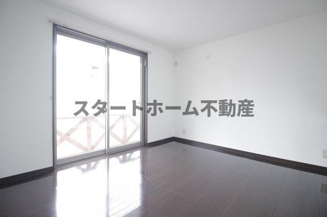 居室・リビング　こちらの居間で趣味の時間をお楽しみください