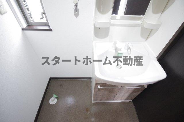 洗面設備　コンパクトで使いやすい洗面所