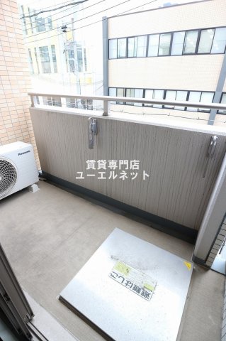 バルコニー　バルコニー付きで採光＆風通し良好！