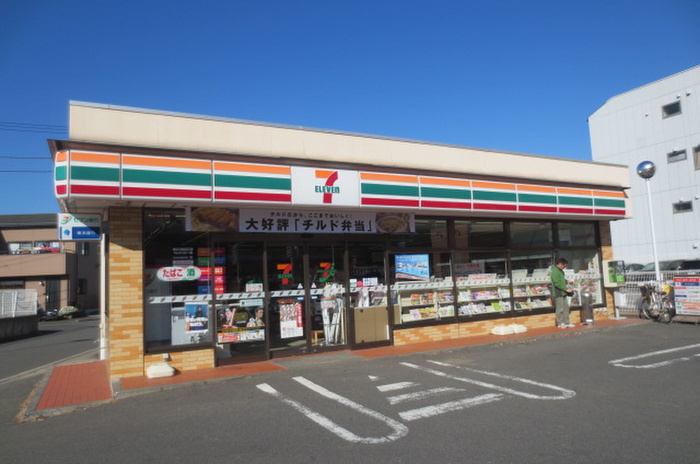 コンビニ　セブンイレブン牛久保一丁目店（コンビニ）まで122m