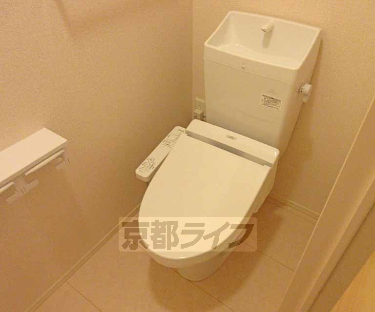 トイレ　ウォシュレット付いてます・