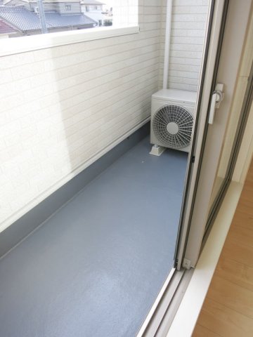 バルコニー　お洗濯にも便利なバルコニー付き