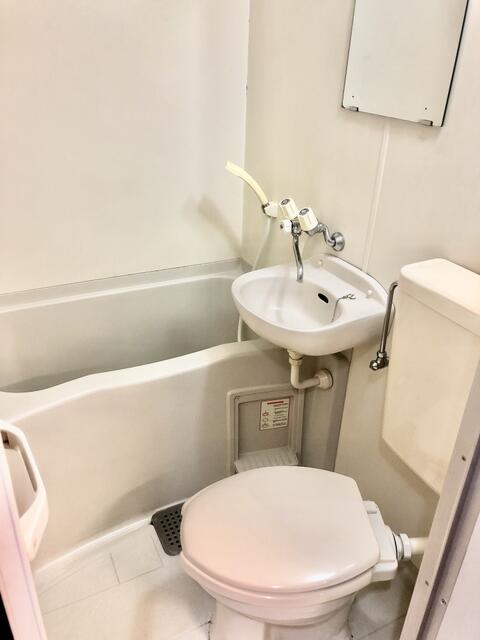 バス・シャワールーム　落ち着いた空間のお風呂です