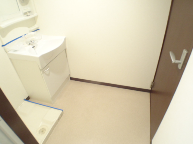 洗面設備　脱衣スペースがあるのは嬉しいですね