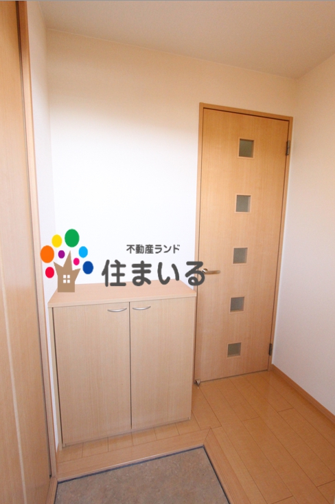 玄関　※写真は同型タイプとなります