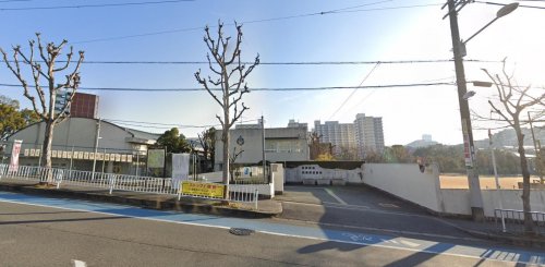 中学校　豊中市立第十四中学校（中学校）まで615m