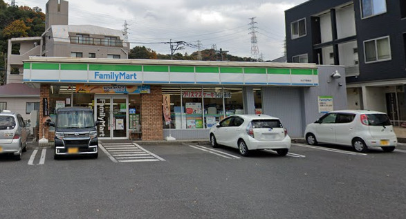 コンビニ　ファミリーマート大分下郡東店（コンビニ）まで797m
