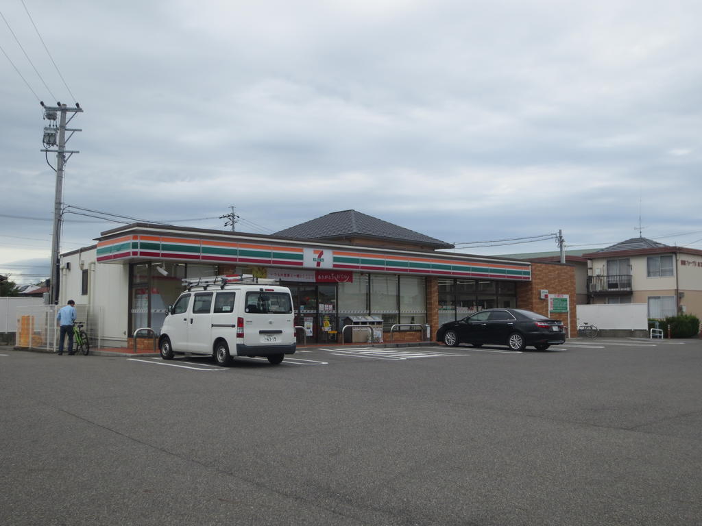 コンビニ　セブンイレブン一宮黒田店（コンビニ）まで670m