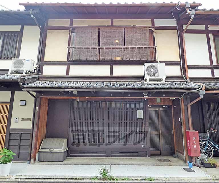 横神明町貸家の建物外観