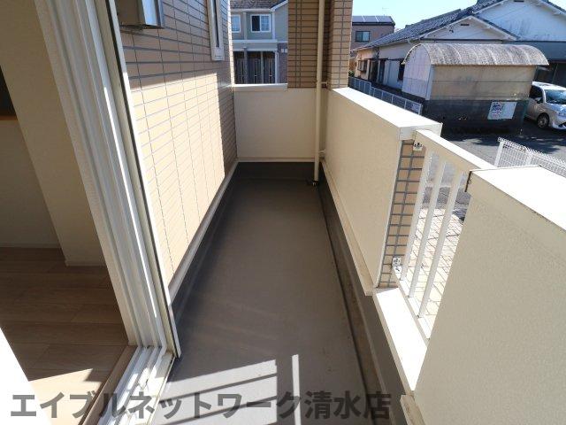 バルコニー　バルコニーからの眺めを楽しみながら食事をしませんか