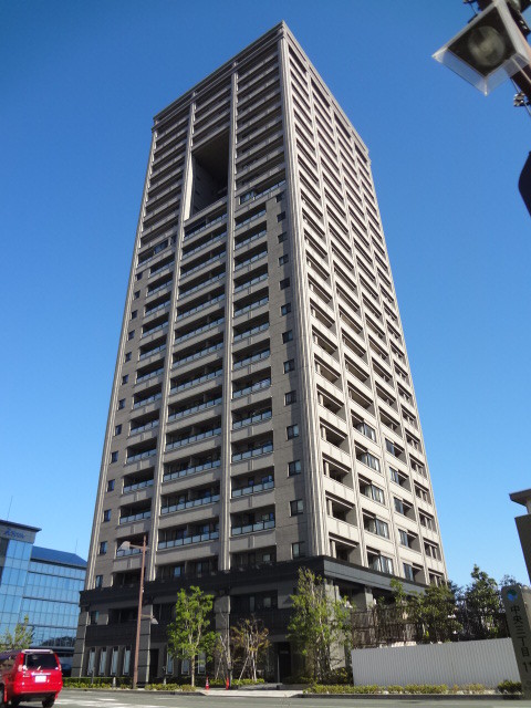 浜松市中央区中央のマンションの建物外観