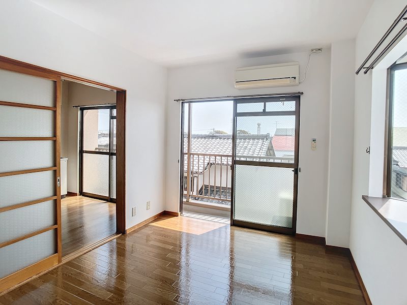 居室・リビング　居間