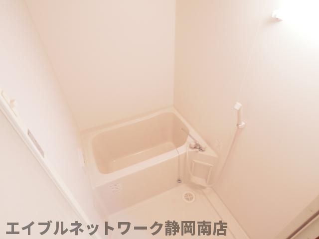 バス・シャワールーム　日々の疲れを癒すお風呂付です