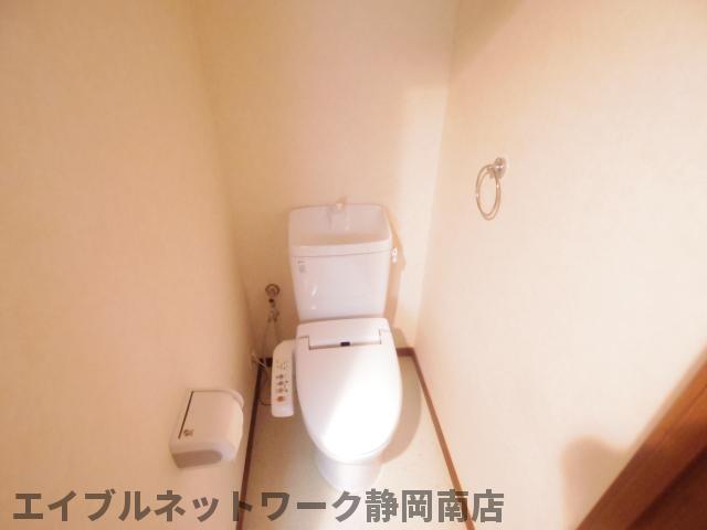 トイレ　清潔感のあるトイレです