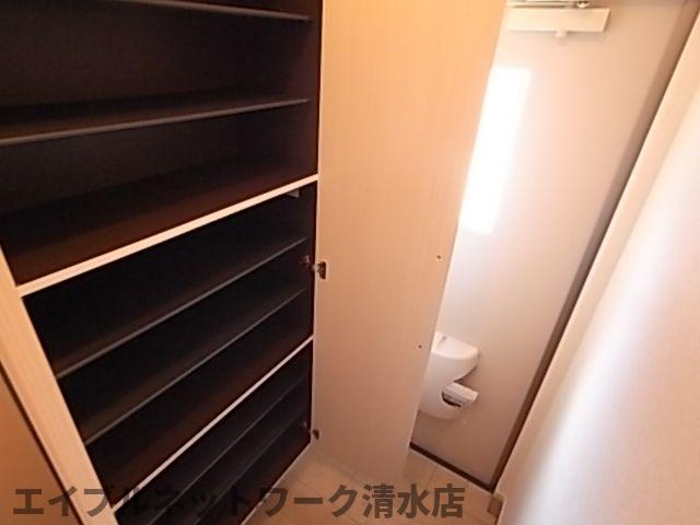 収納　たっぷりとした収納スペースです