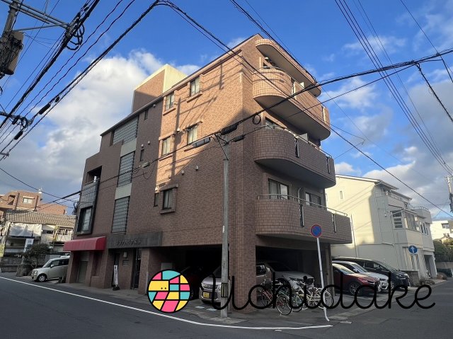 【プラナハイツ荒田の建物外観】