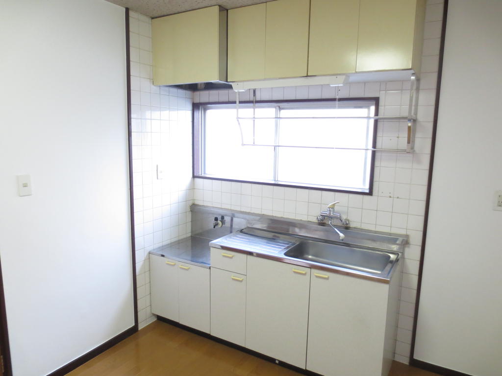 キッチン　キッチン・窓有り