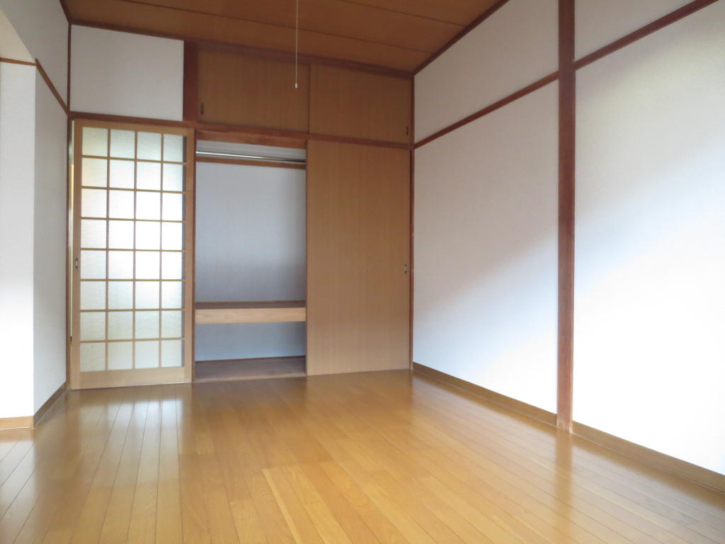 収納　フローリングへリフォーム済