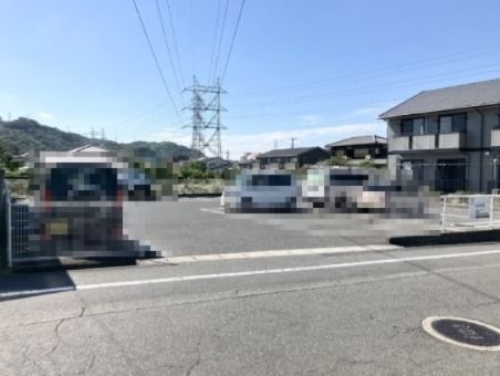 【サンコーポ石井　A棟の駐車場】