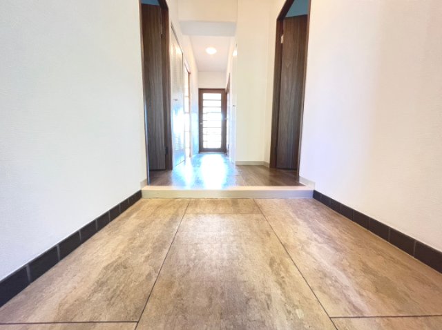 玄関　詳細は、RISUMO江坂本店までお問合せください♪