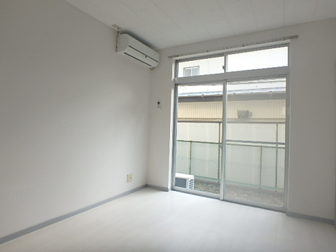 居室・リビング　画像同室タイプ参照