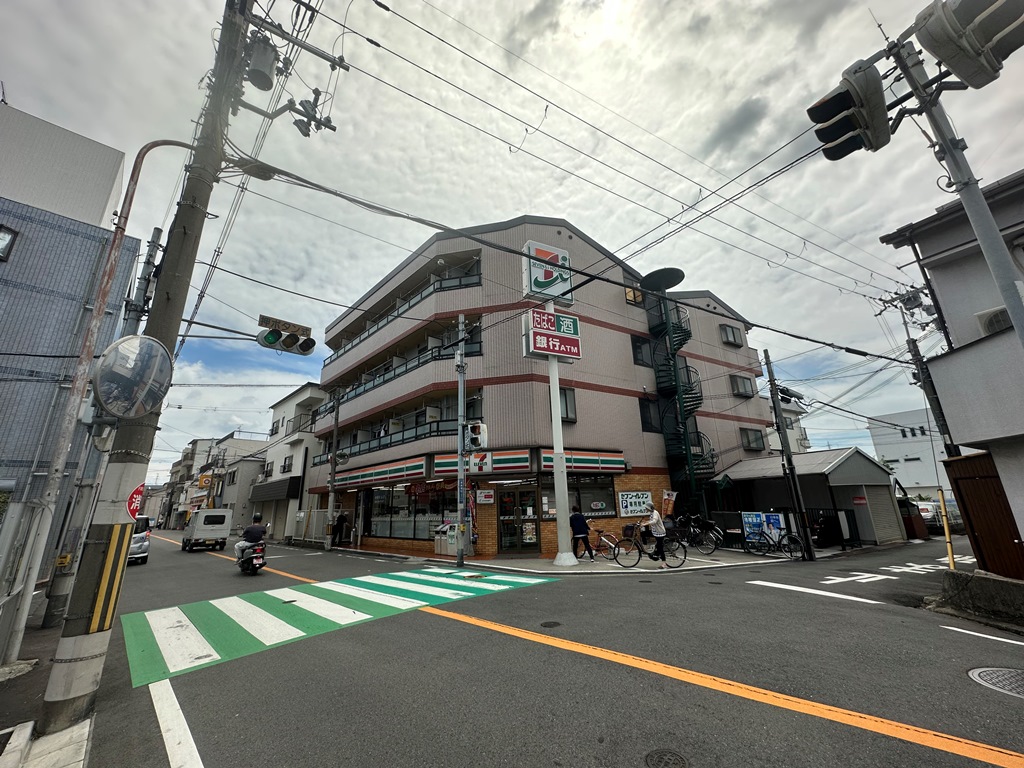 コンビニ　セブンイレブン寝屋川萱島南店（コンビニ）まで442m