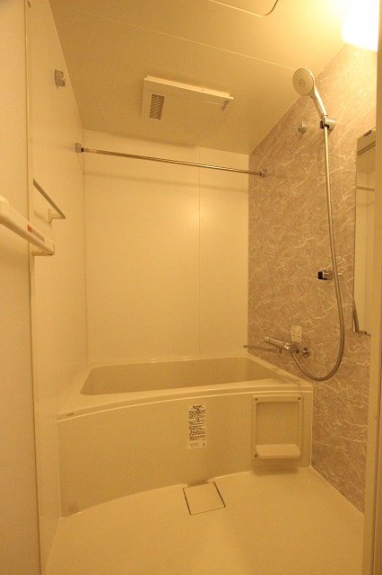 バス・シャワールーム　同物件施工業者別物件の写真